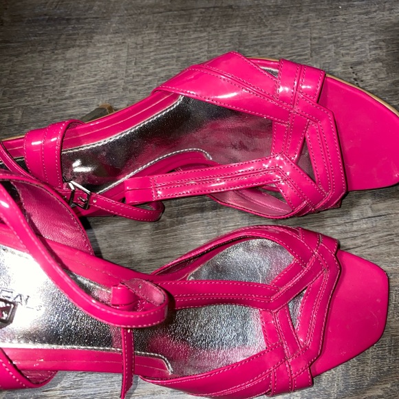 High heels - Picture 4 of 4